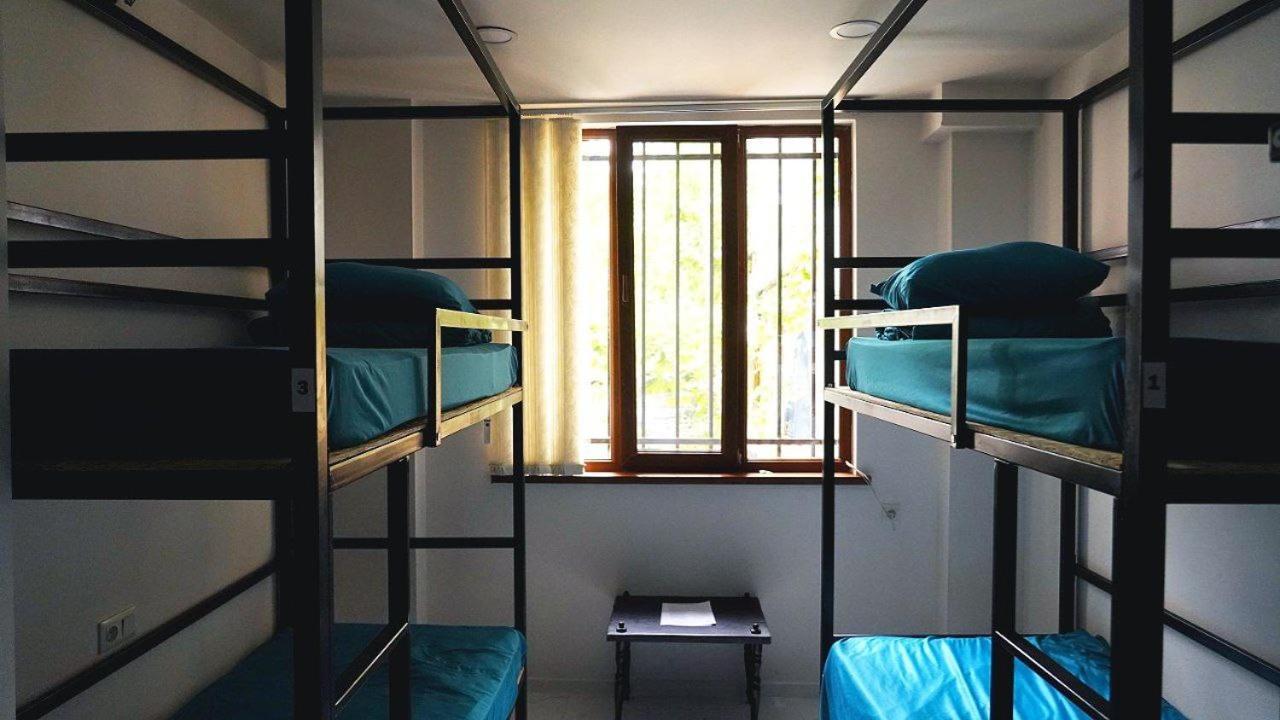 Areva Hostel On Pushkin St. เยเรวาน ภายนอก รูปภาพ